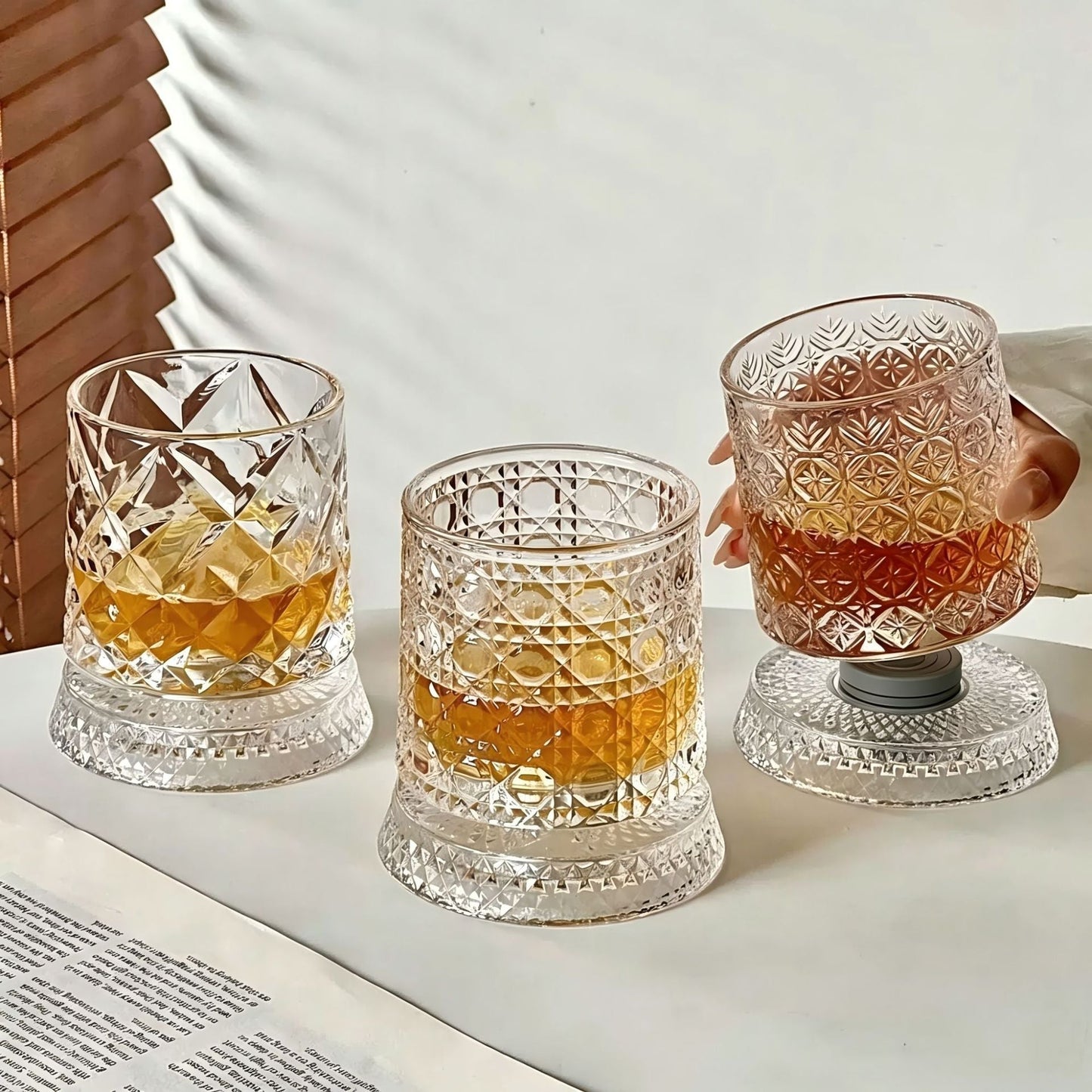 🔥 2026 Trend: The Kinetic Spin Whiskey Glass – Luxury One-Handed Relaxation for True Connoisseurs 🥃✨